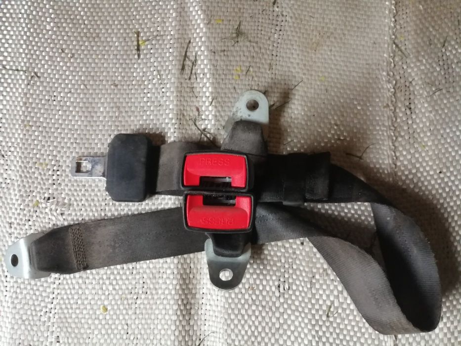 Фіксатори ременів безпеки 2 шт.