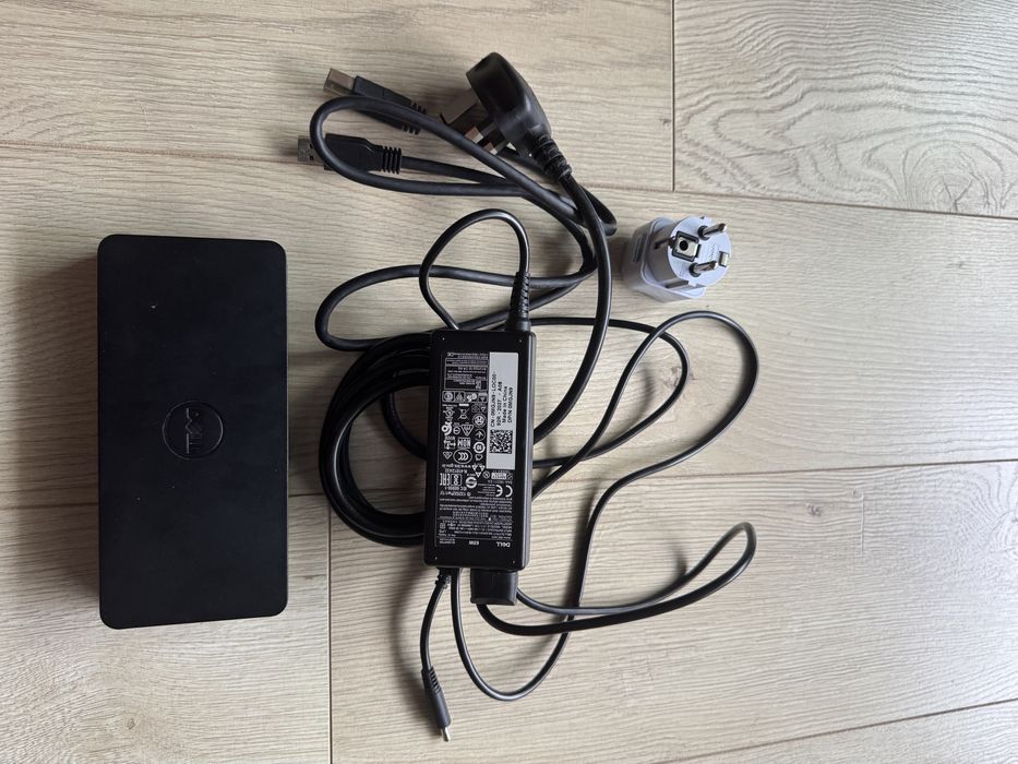 Dell Inspiron 15 5578 2-in-1 i5 / 8GB / SSD + stacja Dell D3100 + torba Dell
