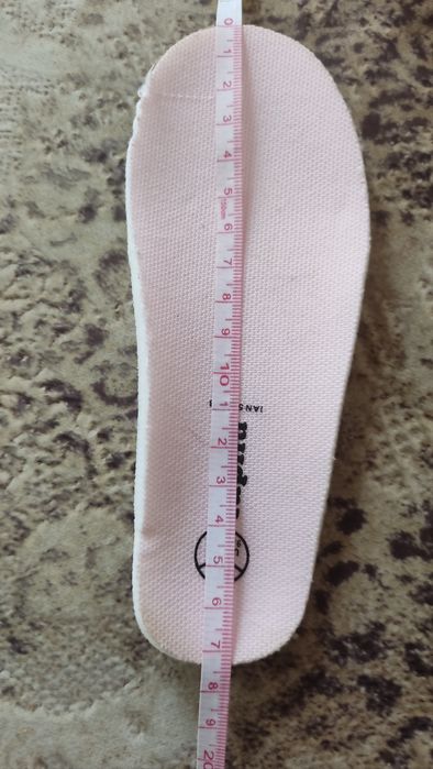 Продаю детские кроссовки Лупилу