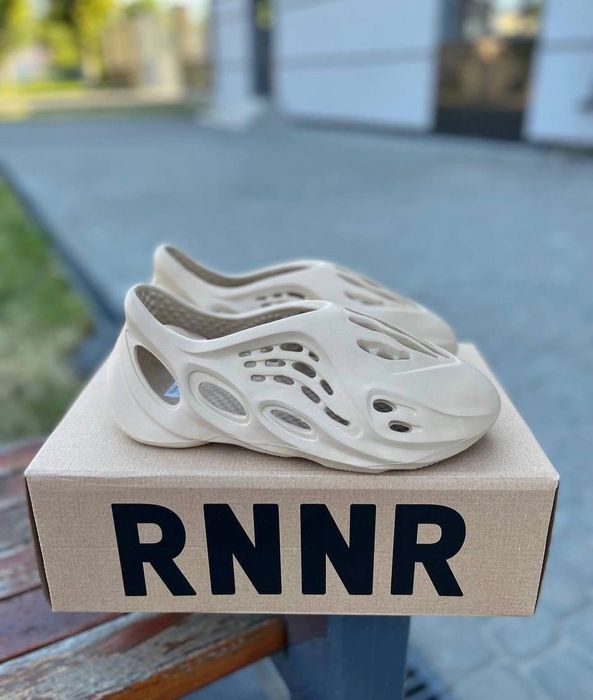Чоловічі літні кросівки Adidas Yeezy Foam Runner кроссовки изи фом раннер