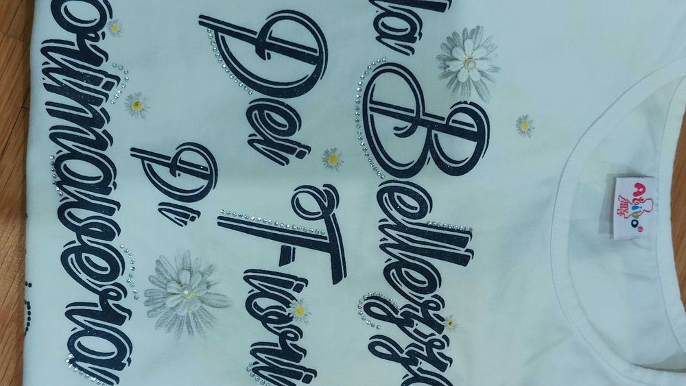 Jardineira ganga Mayoral com aplicações no bolso e  t-shirt