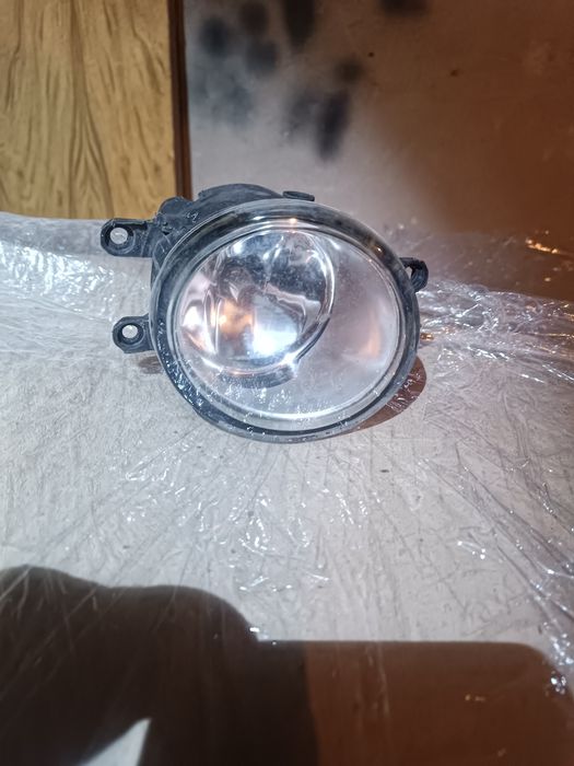 Противотуманна фара Avensis t25