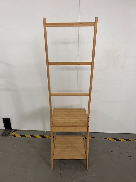 Conjunto de cadeira e bengaleiro