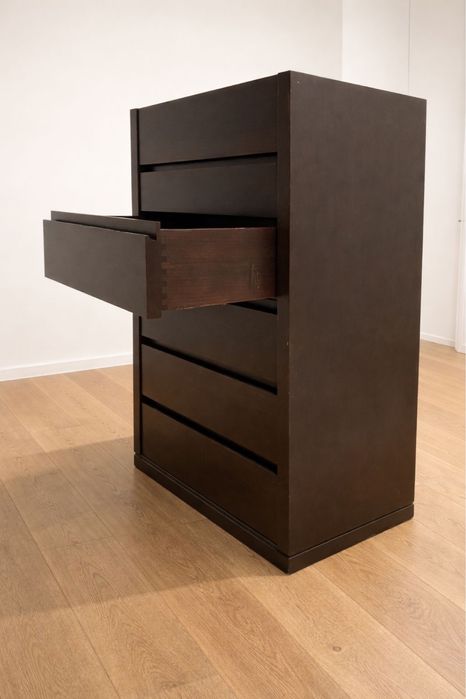 Cómoda castanha com 6 gavetas