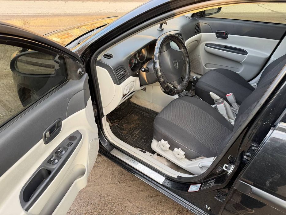 Продам свою машину Hyundai Accent