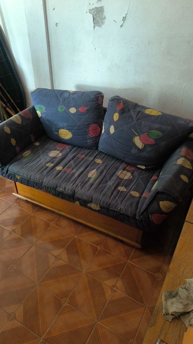 Sofá de 2 pessoas - Com Cama e Gaveta para arrumação