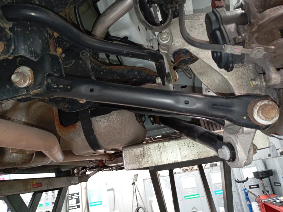 Braço de suspensão trás direito LAND ROVER Range Rover Evoque (L538)