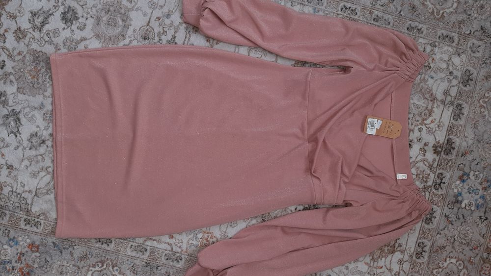 Плаття нове з біркою