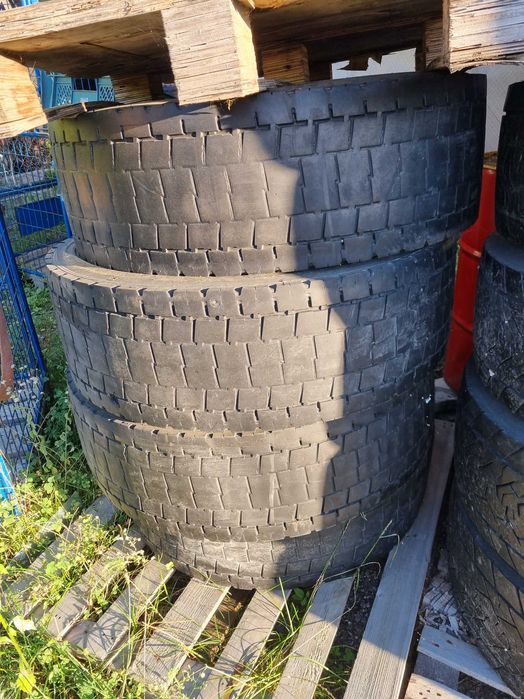 Opony  przód tył 315/70/22,5  naczepa 385/65/22,5