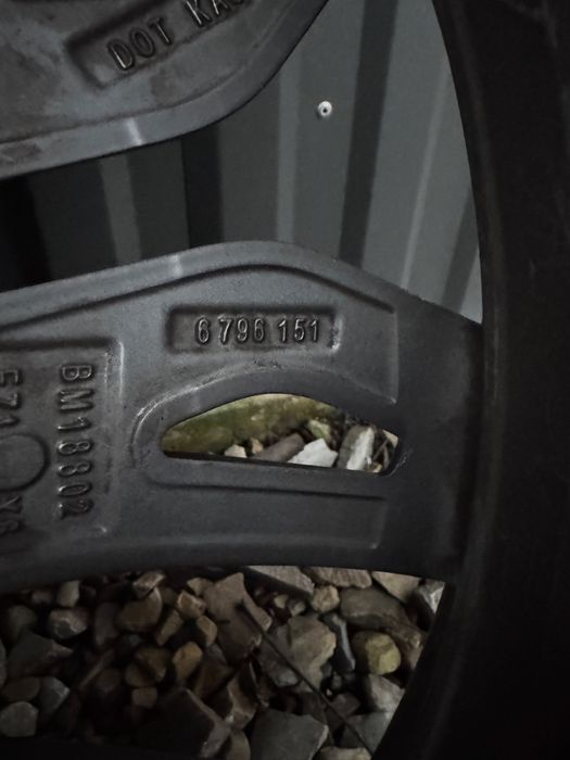 Продам оригінальні різноширокі R21 титани BMW 375 стиль