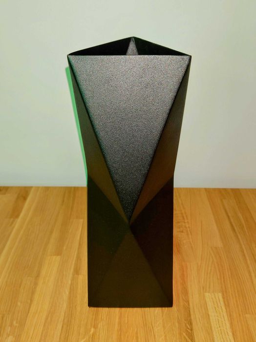 SILVERO wazon geometryczny (stal, czarny)