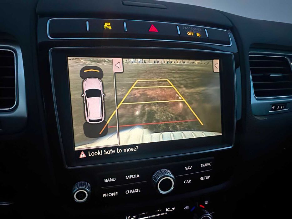 Volkswagen Touareg Lux      2015