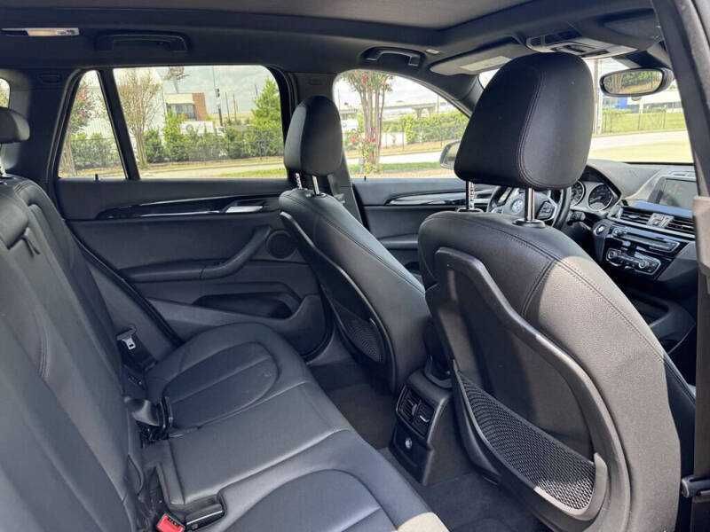 2017 BMW X1  2.0