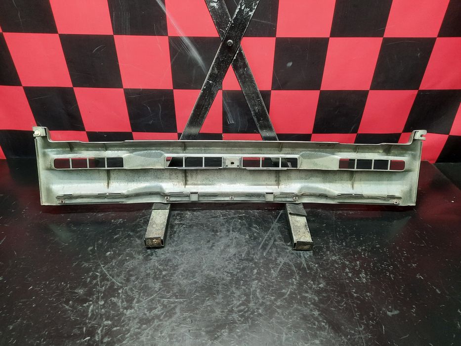 Grelha frente ISUZU ELF Chassis (NKR8_, NKQ8_)