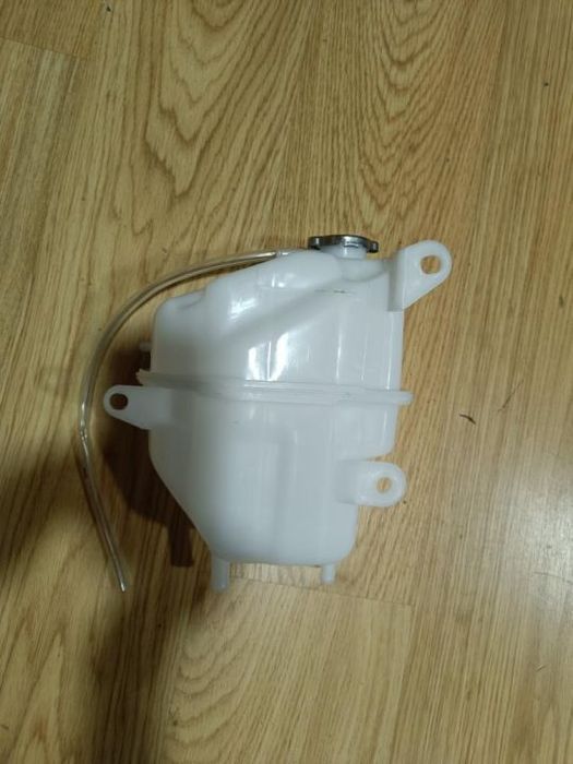 depósito reservatório vaso água Mitsubishi space gear L400(novo)