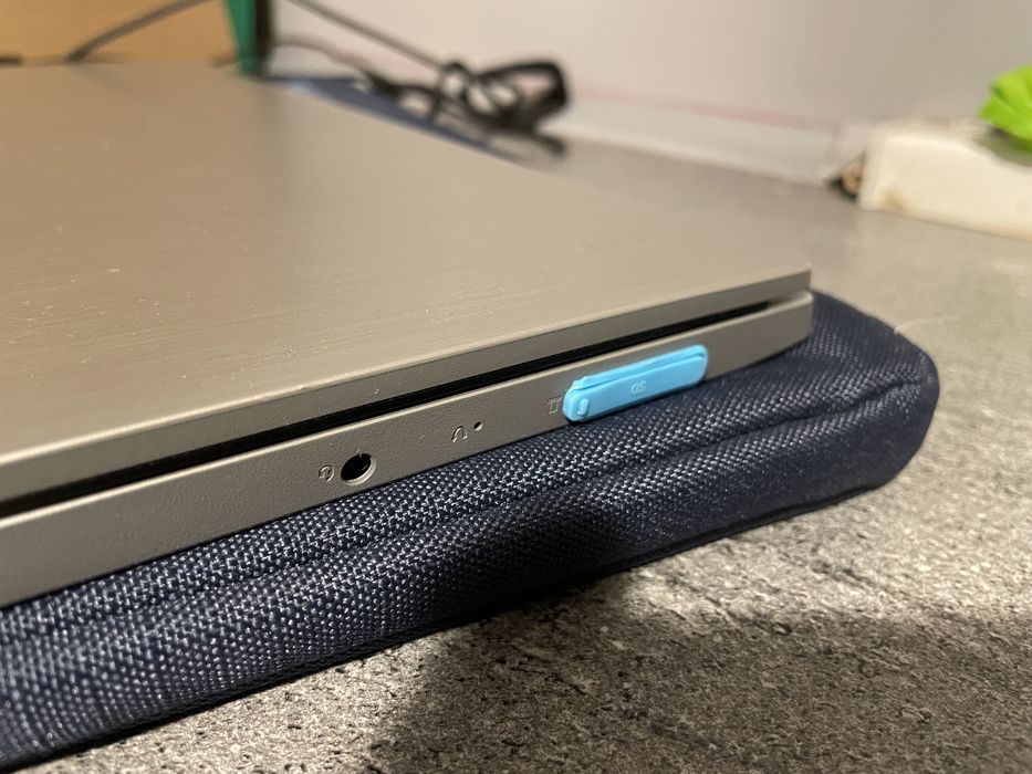 Lenovo IdePad 3 jak nowy