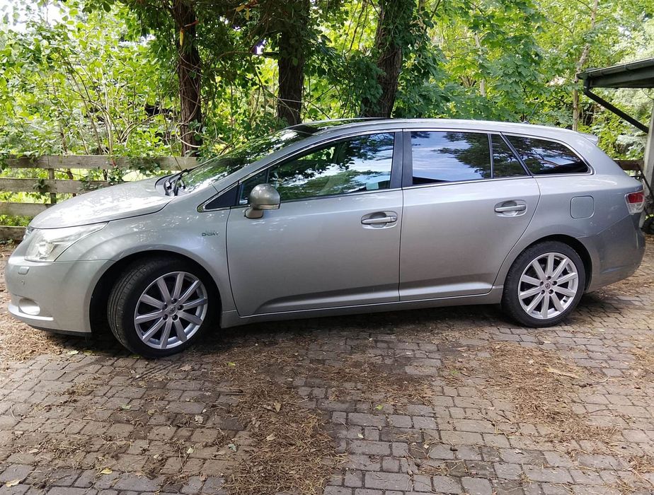 Toyota Avensis Toyota Avensis Prestige pierwszy właściciel Polska szklany dach