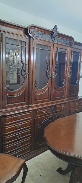 Móvel de sala e candeeiro