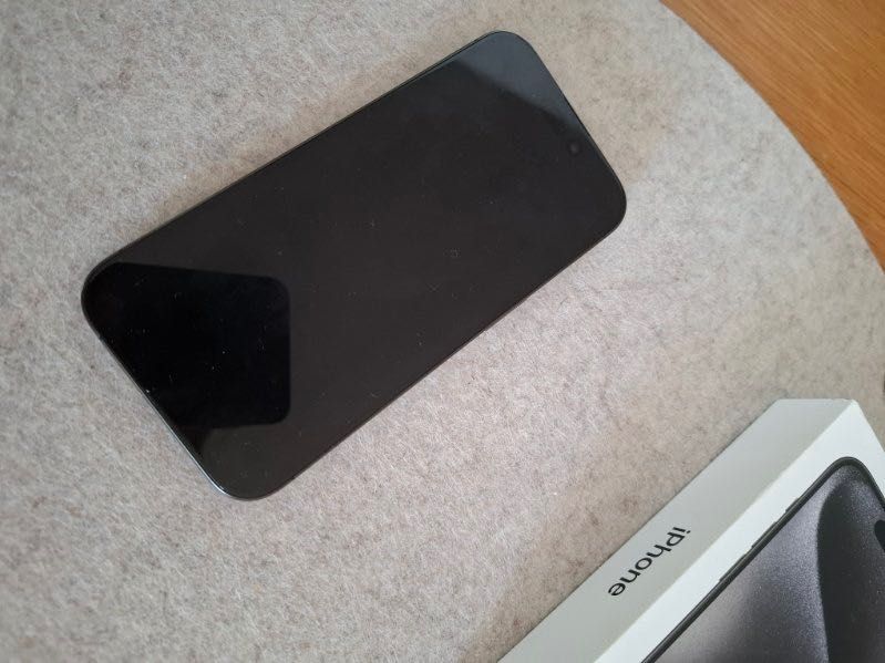 iPhone 15 Pro 128 GB – Black Titanium – 86% baterii