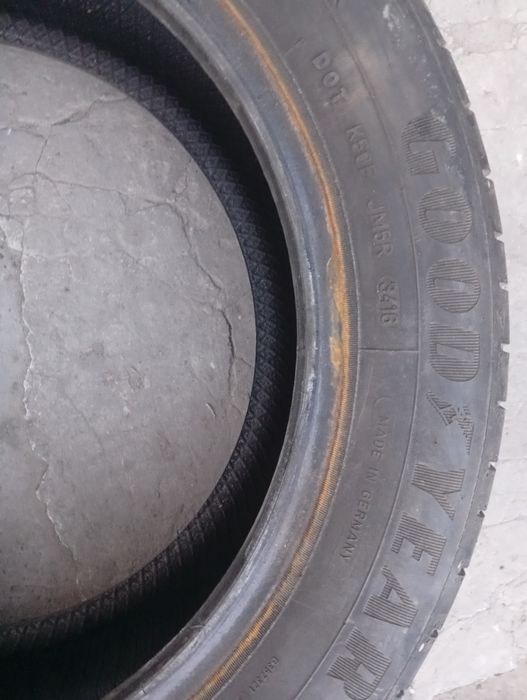 Продам 2 шини 2800