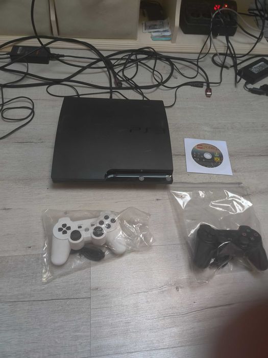 Sony playstation 3 SLIM 320GB + игры + 2 джойстика.