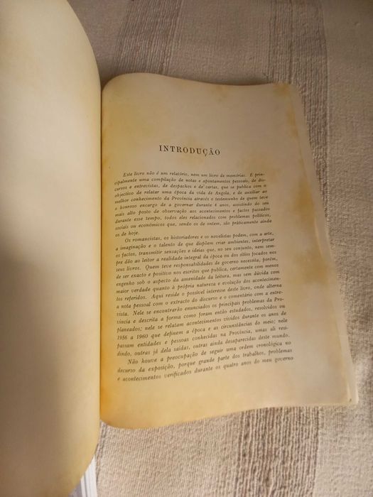 Angola na África deste tempo Horácio de Sá Viana Rebelo