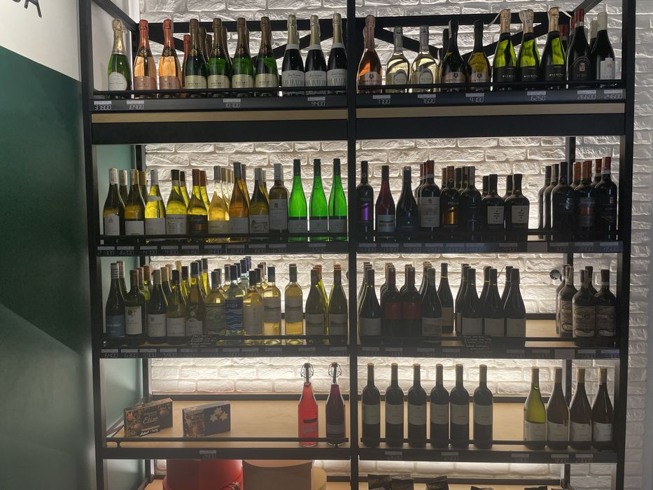 Regały sklepowe, regały na wino