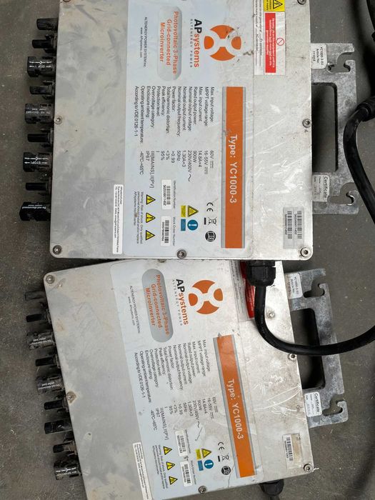 Microinversores Trifásicos APS YC1000-3