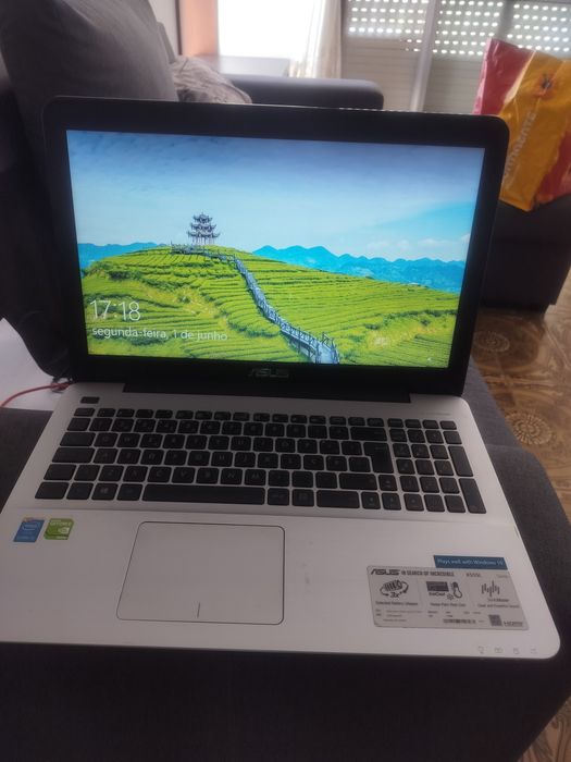 ASUS X555L – Intel Core i5 | 15.6” | Ótimo para trabalho e estudo