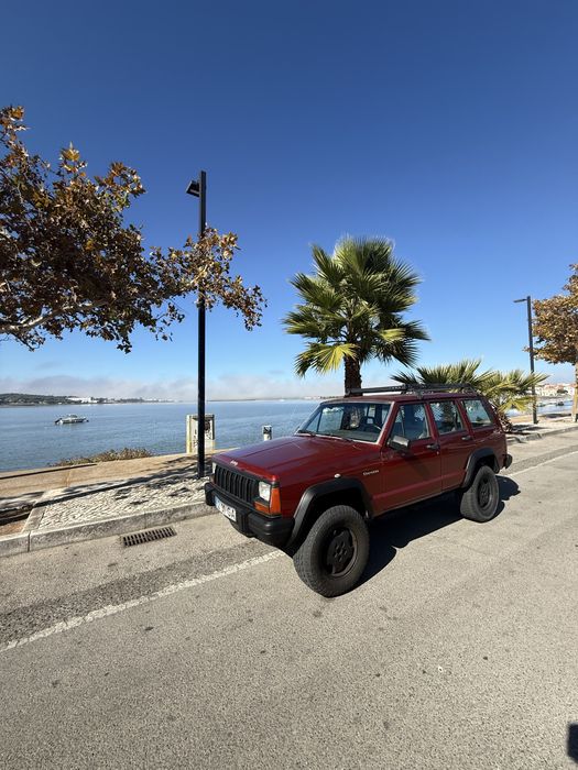 Jeep Cherokee 2.1cc — photo 4