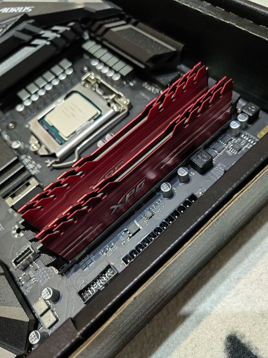 Kit PC: Z390 Aorus Elite + i5-9600KF + 16GB RAM - Excelente Desempenho