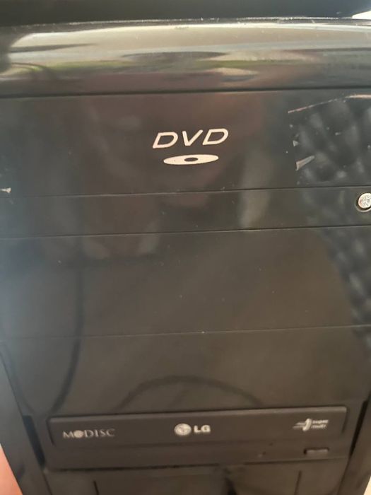 Комп'ютер для навчання, для дому 
Монітор LG fetron 22 дюйми.