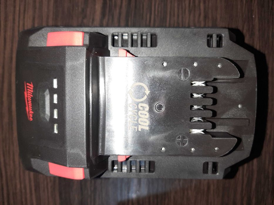 Акумулятор MILWAUKEE M18 FB8 Li-Ion, ємність 8 А*год, напруга 18 В