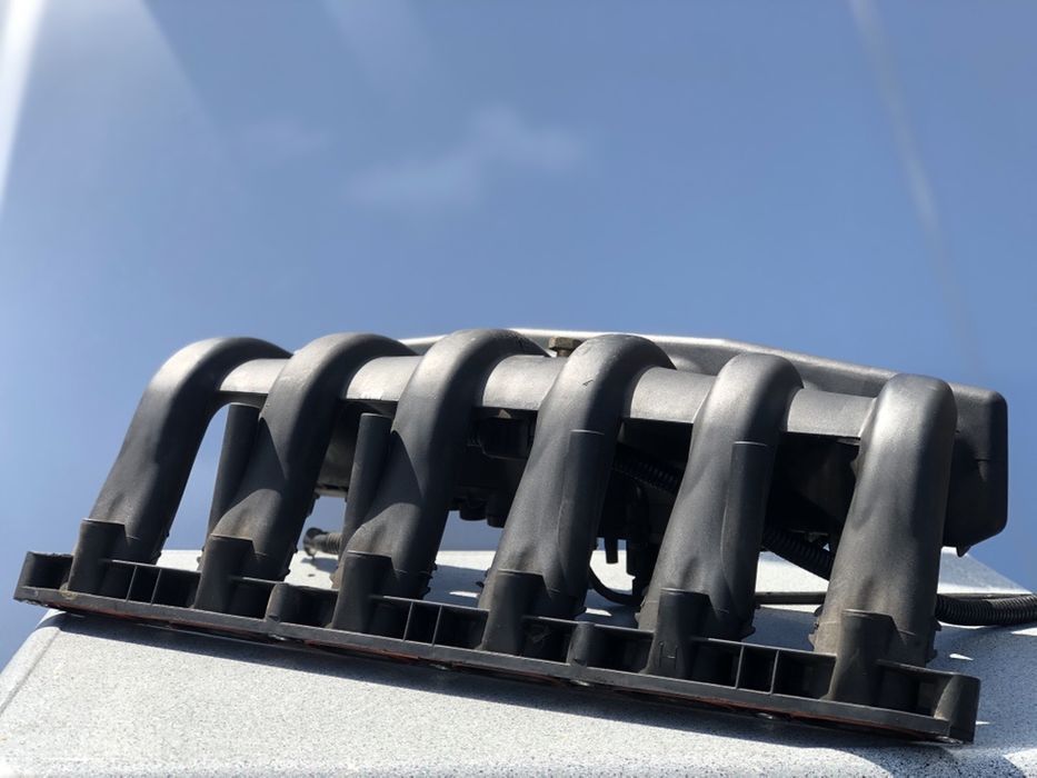 Впускний Колектор на БМВ Е39 М52 Однованосной 523