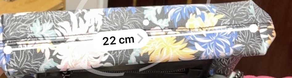 Carteira / pochete florida em material impermeavel