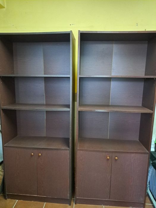 Duas estantes castanhas Oportunidade!