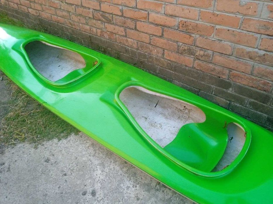 Двомісна пластикова байдарка-каяк УкрКомпозит Піранья 490