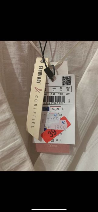 Blusa branca com folhos