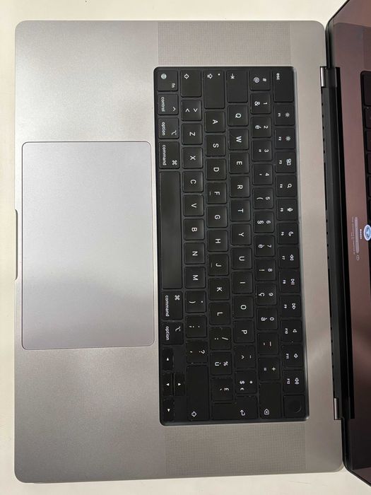 MacBook Pro 16 2021 M1 Pro 16/512GB • Без MDM • Space Gray: 35 000