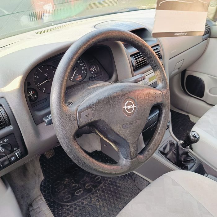 Opel Astra 1,6i z282 na części