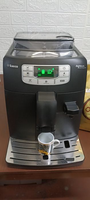 Кофемашина Delonghi Intelia из Германии.