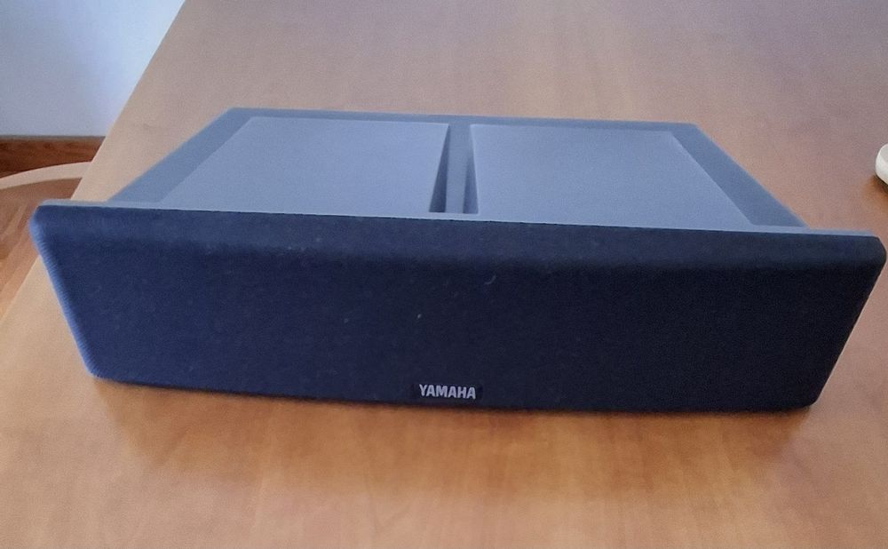 Coluna Yamaha NS-C60