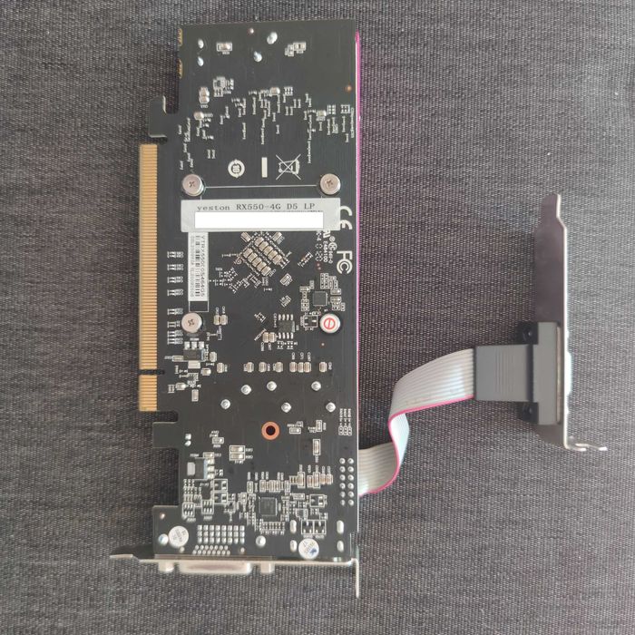 Placa Gráfica AMD Radeon RX 550 4GB GDDR5 – Low Profile (Ideal p/ PCs compactos)