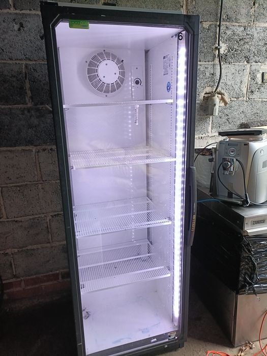 Lodówka sprawna sklepowa