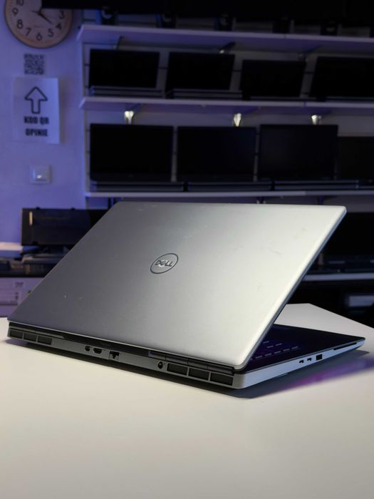 Laptop Gamingowy Dell Precision 7750 [17"] i7-10gen 32GB RAM 1TB SSD | NVIDIA RTX 3000 | FullHD IPS