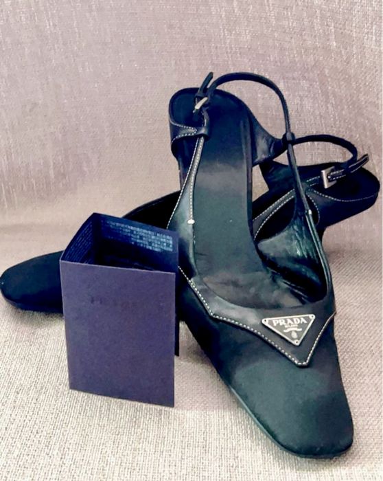 Sandálias pretas Prada