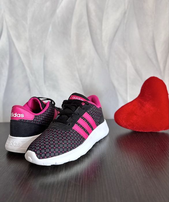 Кросівки Adidas Lite Racer (32 розмір) у сердечка — Стан Ідеальний!