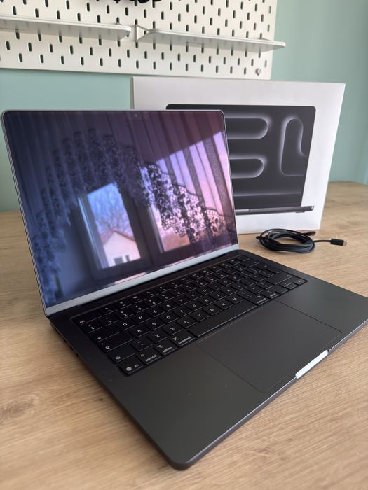 MacBook Pro, M5 2025