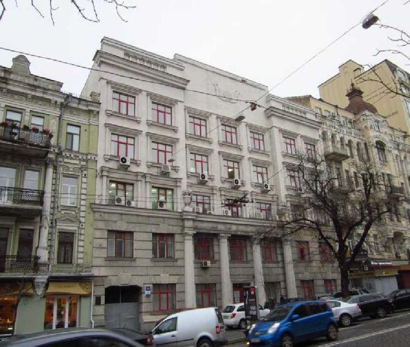 Без%! Продаж офісної будівлі вул. Богдана Хмельницького (2438 кв.м.)