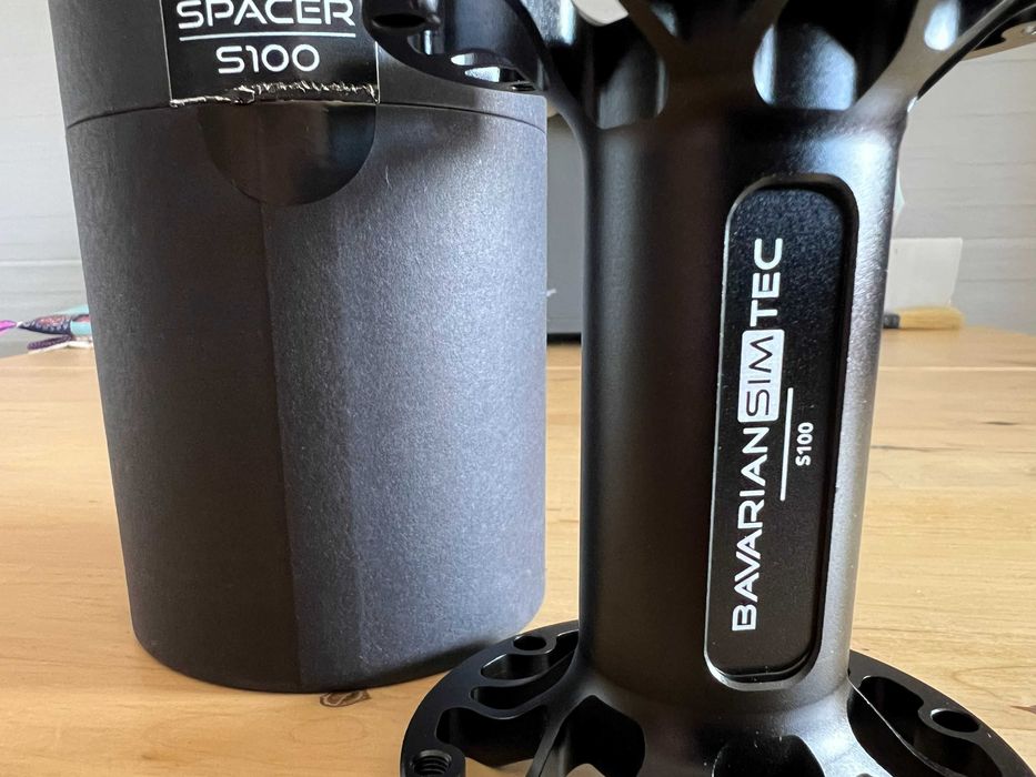BavarianSimTec S100 - 100mm Preto | Espaçador volante Simracing